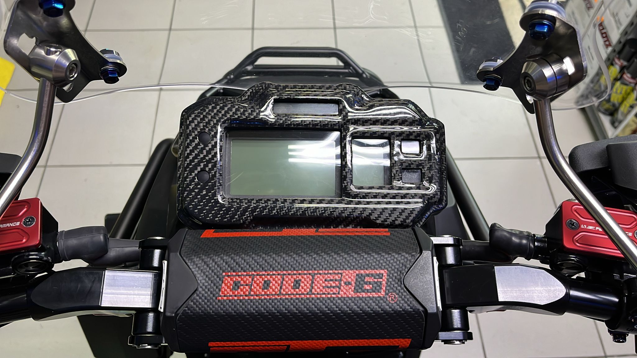 Cubierta del velocímetro de carbono Mos