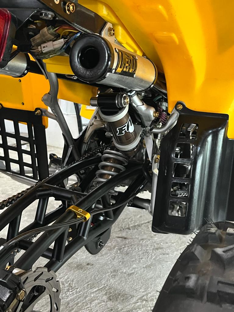 Tornillos oro aluminio con aleacion a titanium