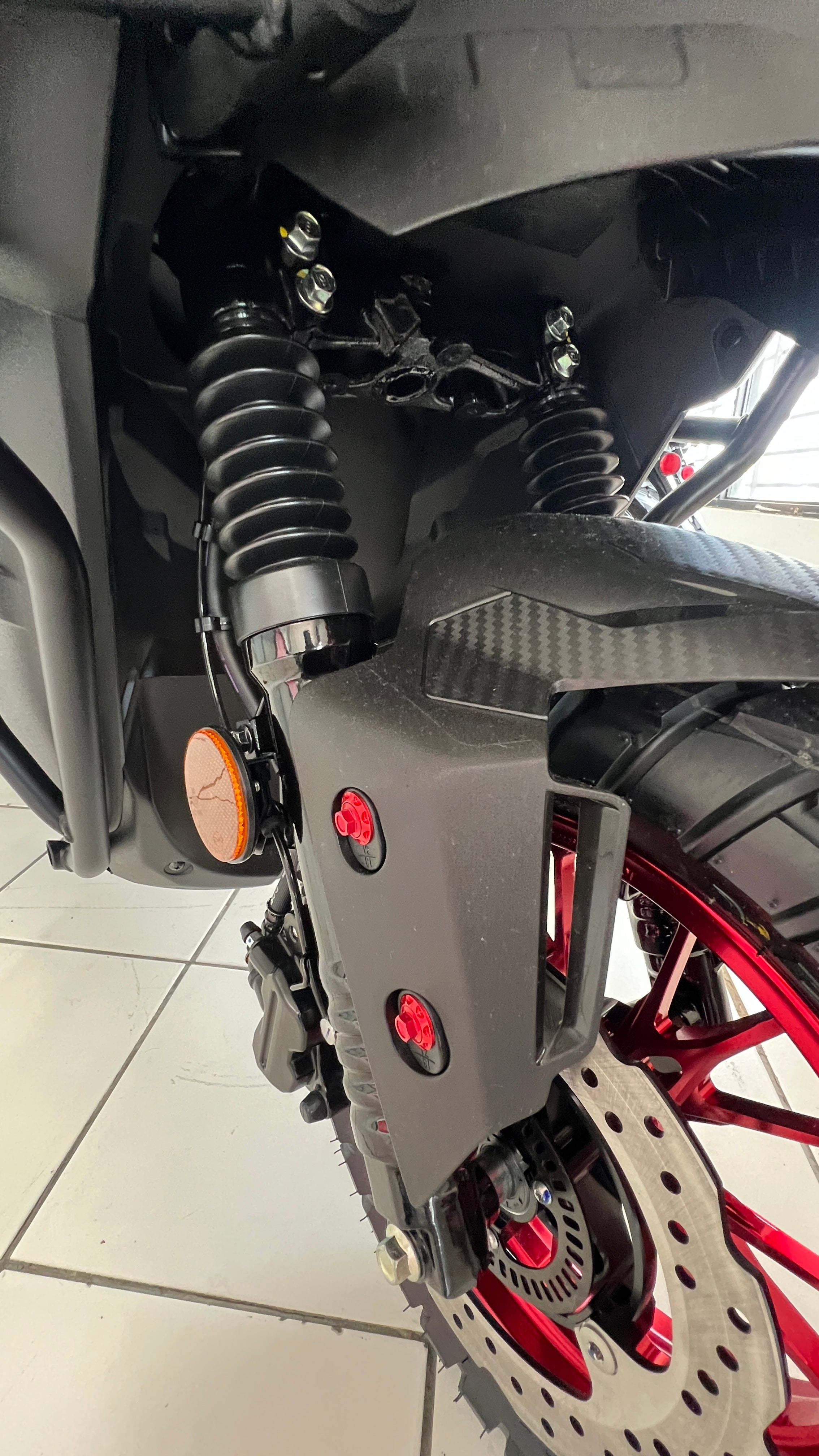 Guardabarros delantero de carbono Koso