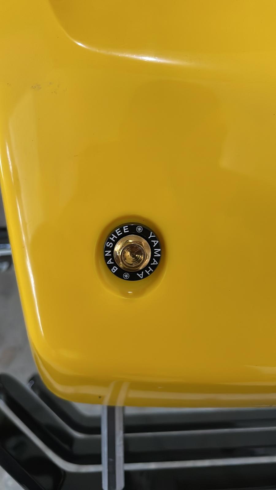 Tornillos oro aluminio con aleacion a titanium