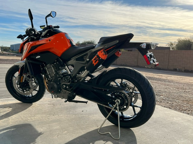 Escape doble deslizante Empire Industries KTM DUKE 790/890 G1 (redondo) con puntas de palanquilla