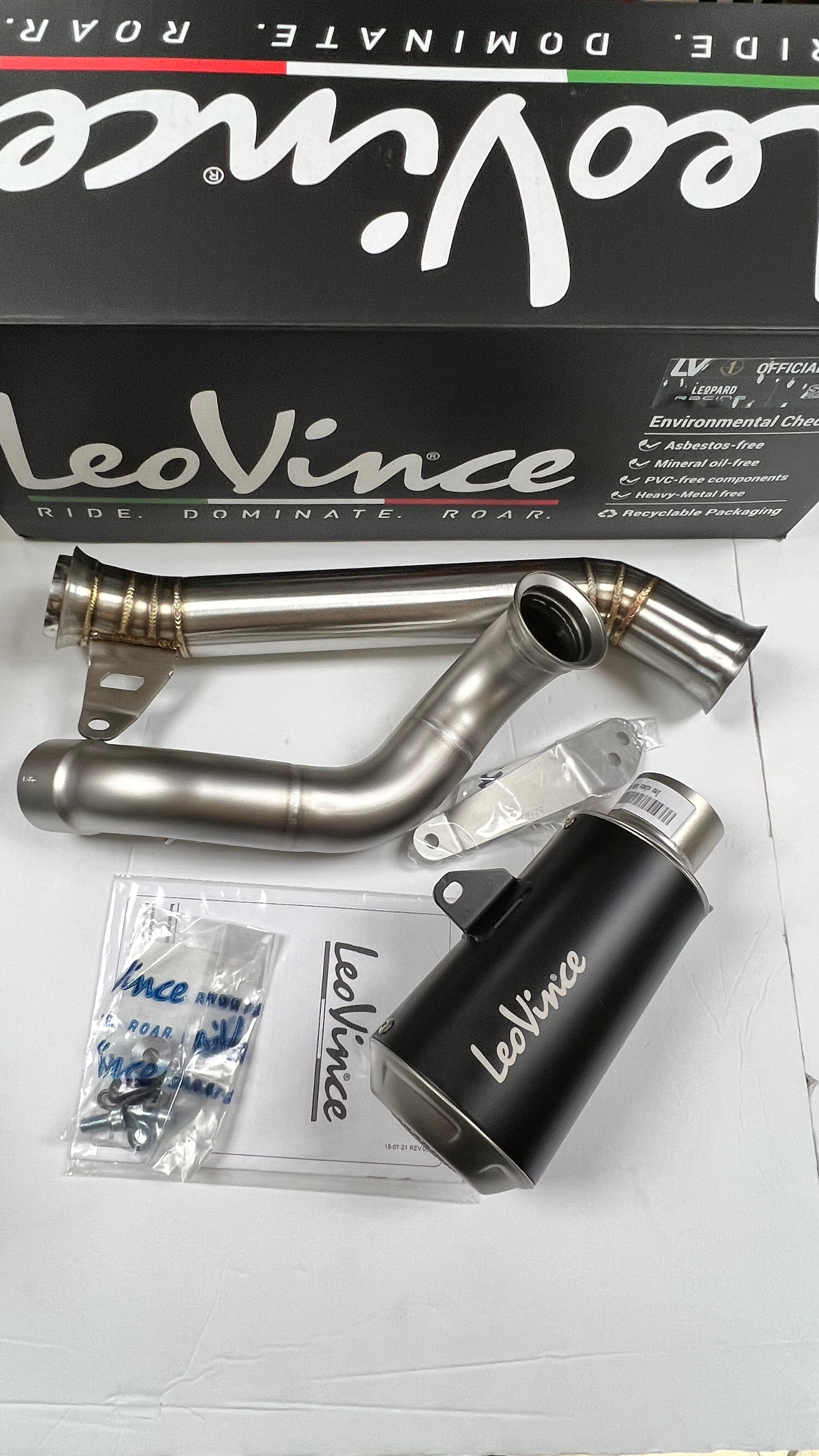 Escape KTM 690 Duke de Leo Vince